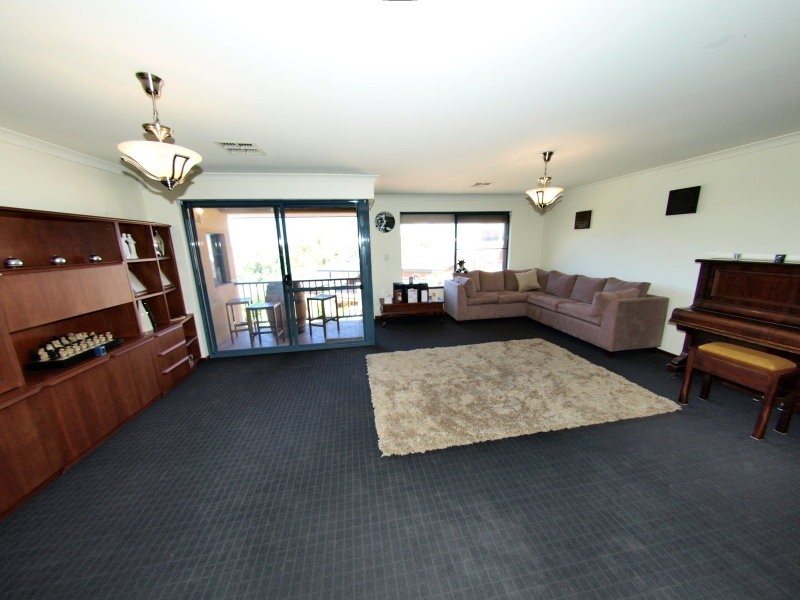 11 Hardy Road, Bassendean WA 6054