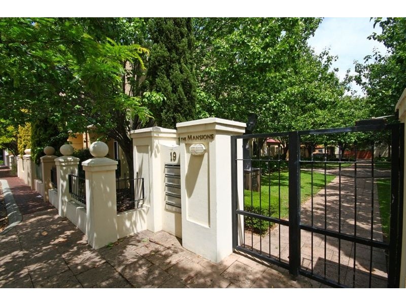 1/19 Little Shenton Lane, Northbridge WA 6003