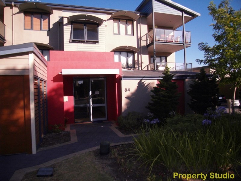 4/84 Lockhart Street, Como WA 6152
