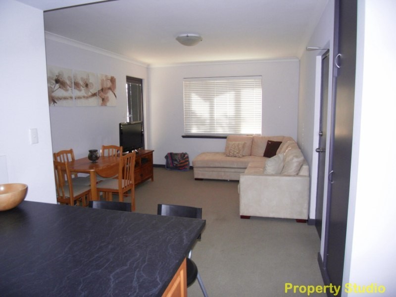 4/84 Lockhart Street, Como WA 6152