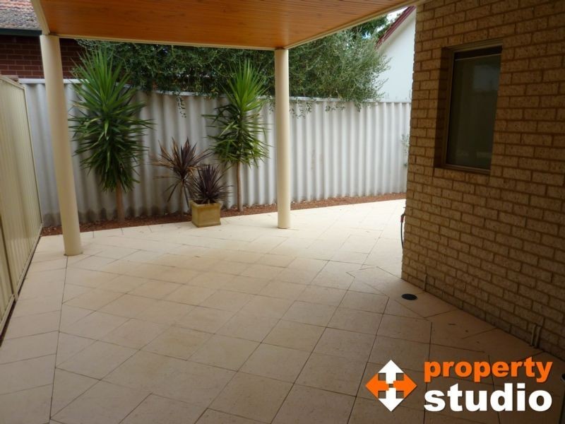 15 Daisy Lane, Como WA 6152