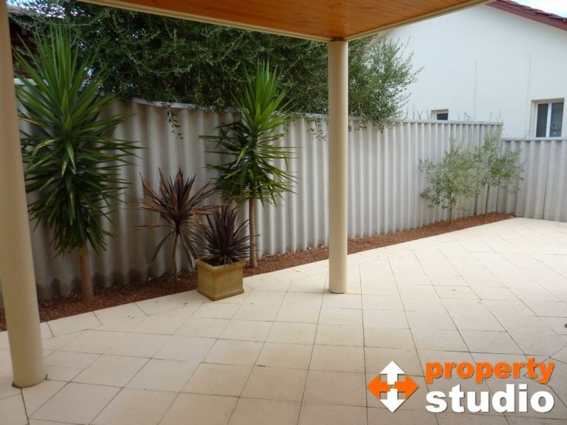 15 Daisy Lane, Como WA 6152