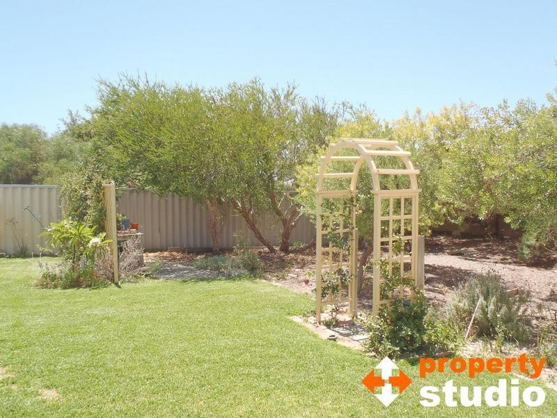 10 Erlistoun Street, Golden Bay WA 6174