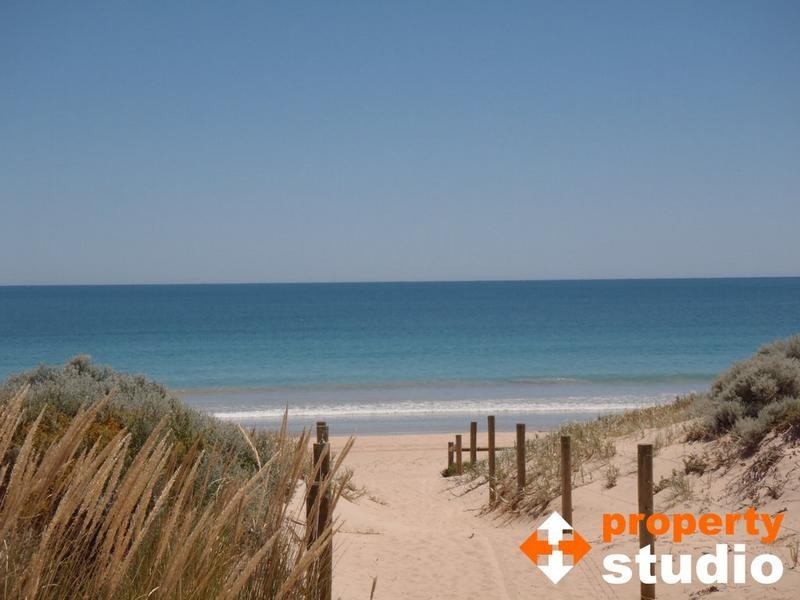 10 Erlistoun Street, Golden Bay WA 6174