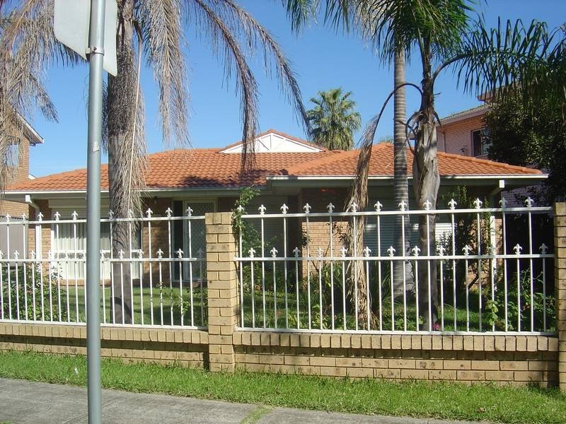 Greenfield Park NSW 2176