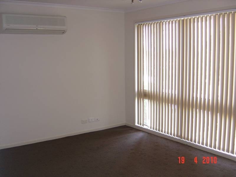Edensor Park NSW 2176