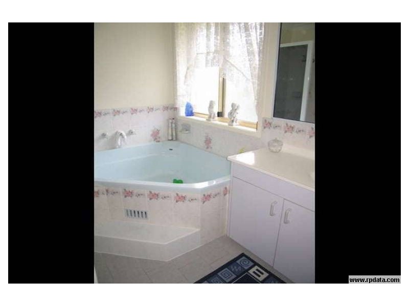 Edensor Park NSW 2176