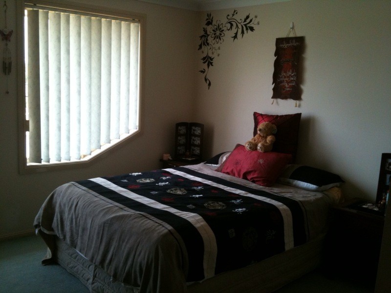 2 Elyard Crescent, West Hoxton NSW 2171