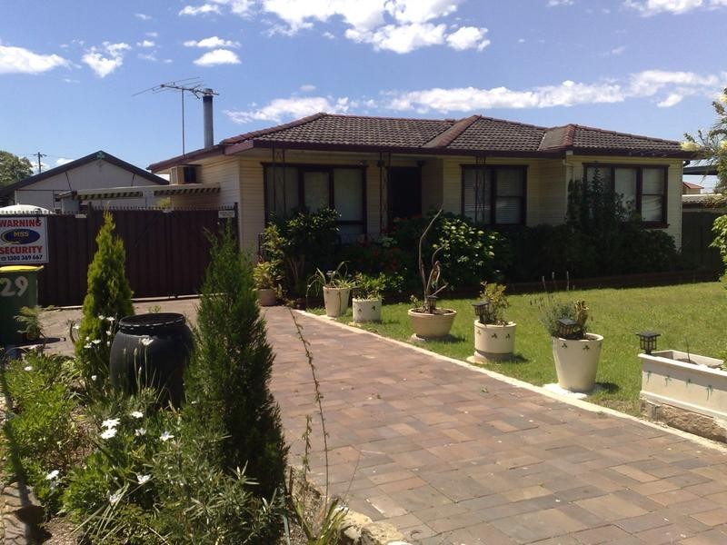 29 Hinkler Street, Smithfield NSW 2164