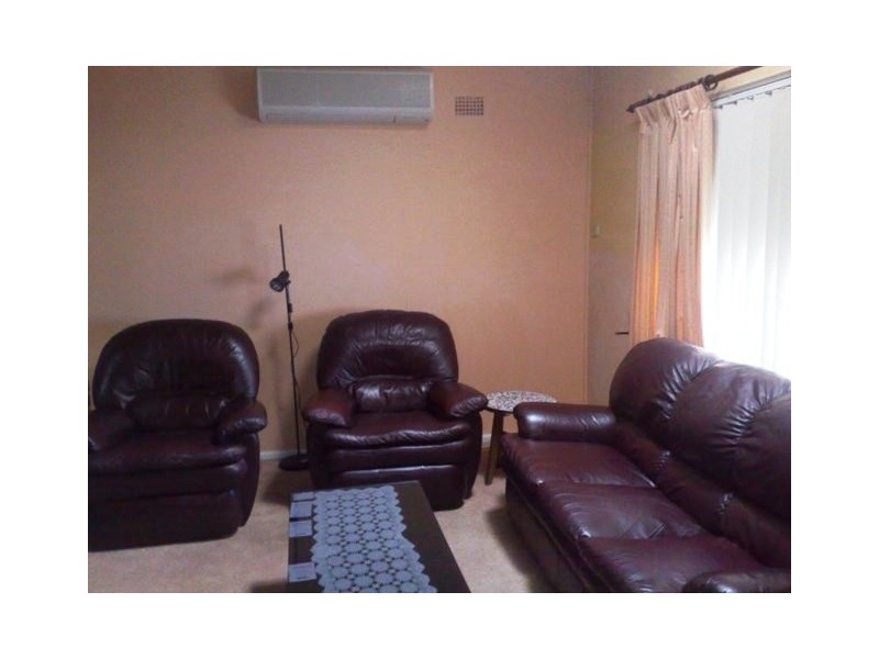 7 Paul Cres, Canley Heights NSW 2166