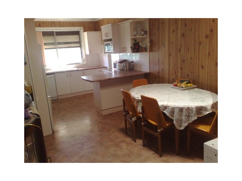 7 Paul Cres, Canley Heights NSW 2166