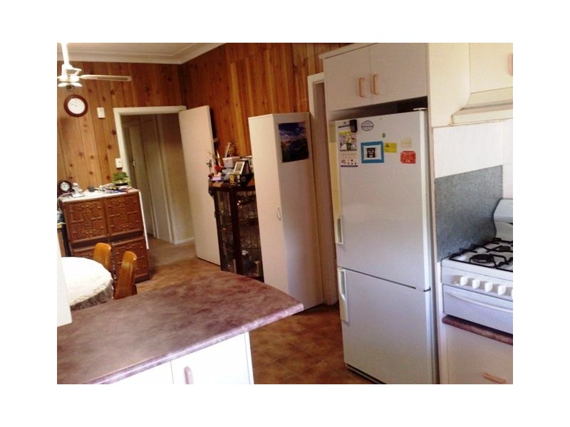 7 Paul Cres, Canley Heights NSW 2166