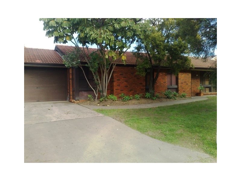 Edensor Park NSW 2176