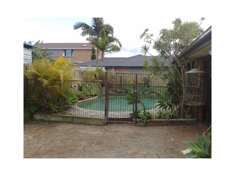 Edensor Park NSW 2176