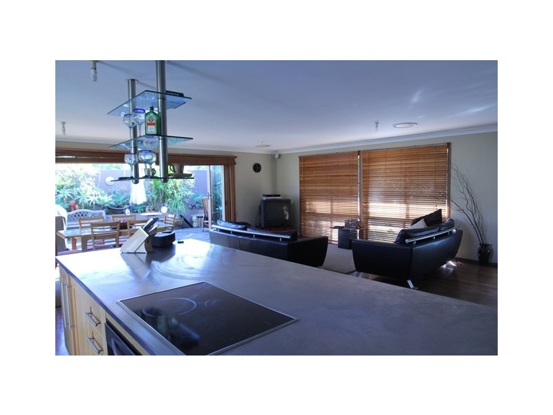 Edensor Park NSW 2176