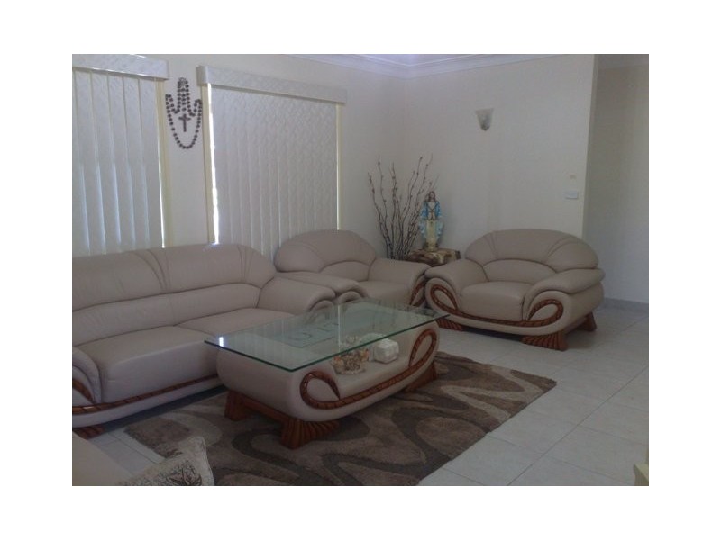 Edensor Park NSW 2176