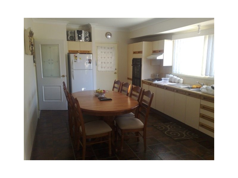 Edensor Park NSW 2176