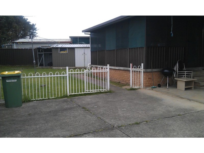 10 Sunny Place, St Johns Park NSW 2176