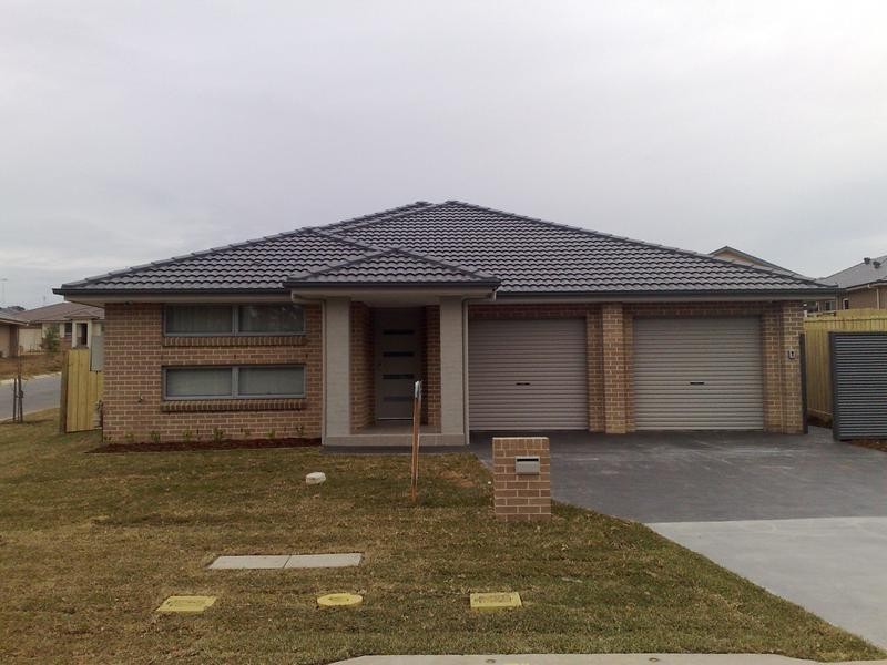 70 Hampshire Boulevarde, Spring Farm NSW 2570