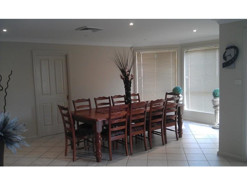 1 Bronte Close, West Hoxton NSW 2171