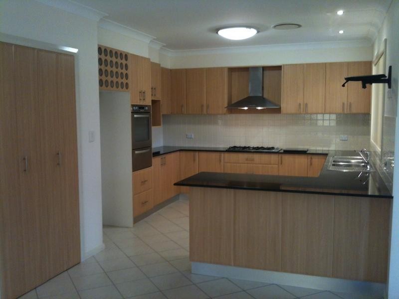 Edensor Park NSW 2176