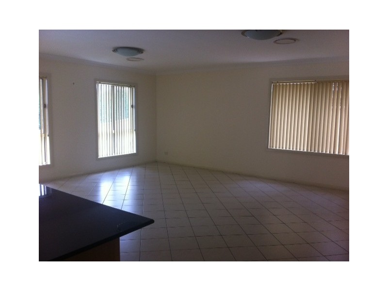 Edensor Park NSW 2176