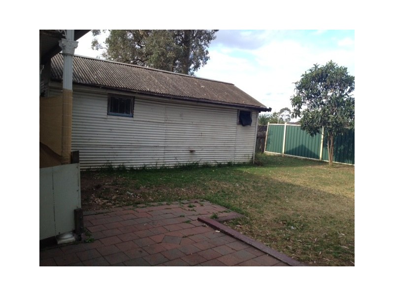 Fairfield West NSW 2165