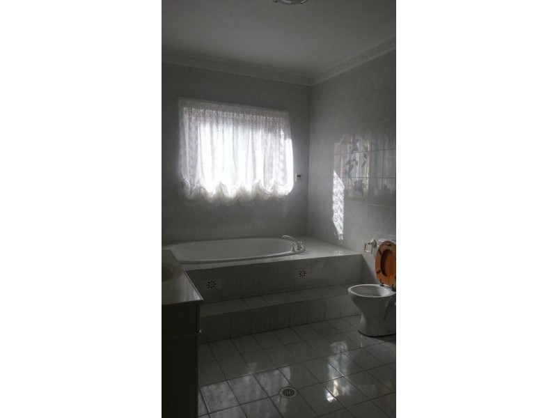 2 Sheoak Place, Bossley Park NSW 2176