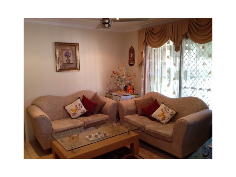 Edensor Park NSW 2176