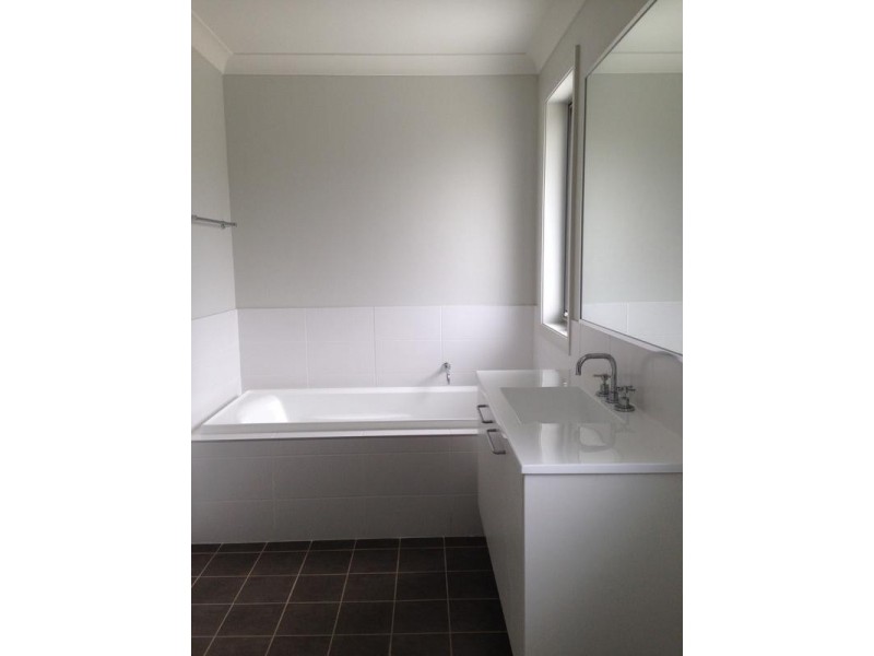 141 Hemsworth Avenue, Middleton Grange NSW 2171