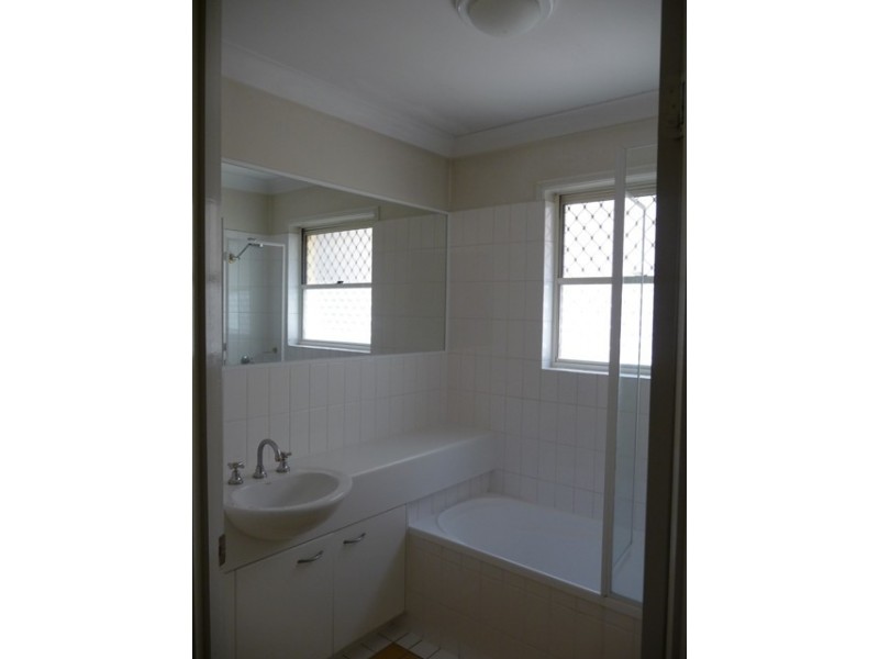 23/82 Russell Terrace, Indooroopilly QLD 4068