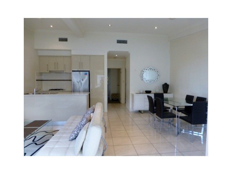 8/76 Durham Street, St Lucia QLD 4067