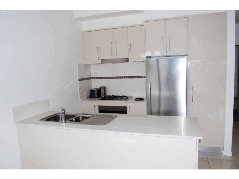 8/76 Durham Street, St Lucia QLD 4067