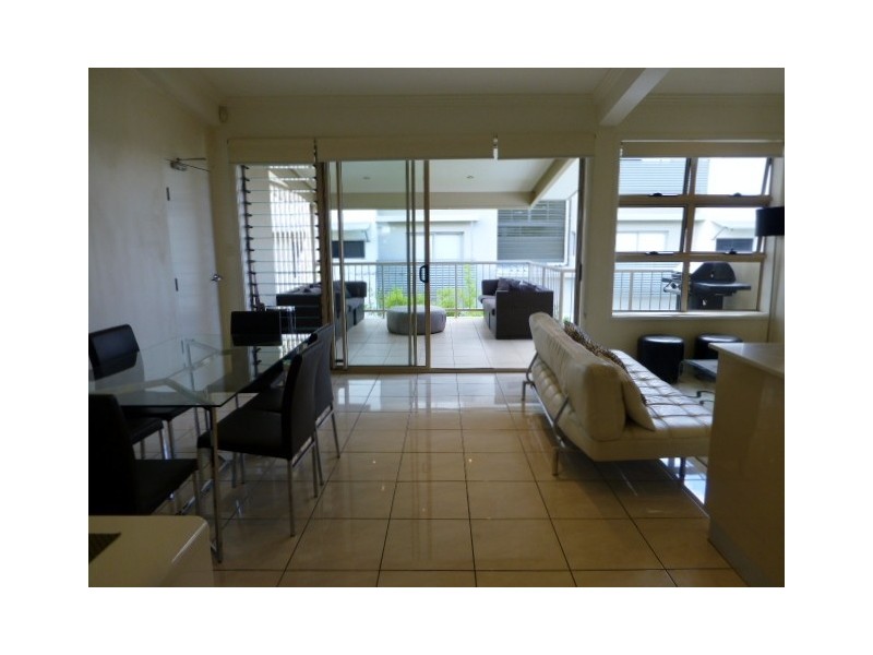 8/76 Durham Street, St Lucia QLD 4067