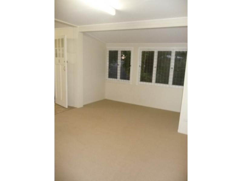 1/24 Hall Street, Sherwood QLD 4075