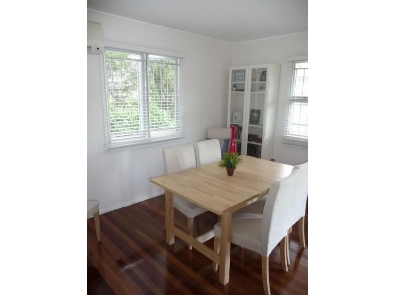 33 St Clements Street, Oxley QLD 4075