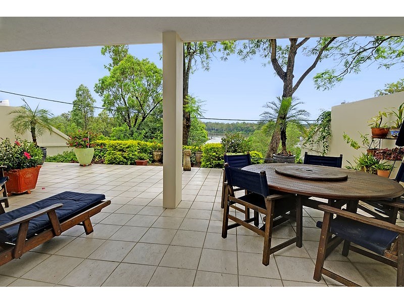 2/54 Foxton Street, Indooroopilly QLD 4068