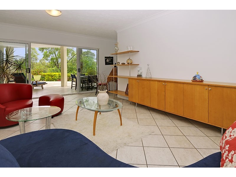 2/54 Foxton Street, Indooroopilly QLD 4068