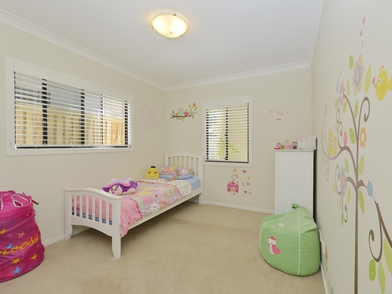 70 Borden Street, Sherwood QLD 4075