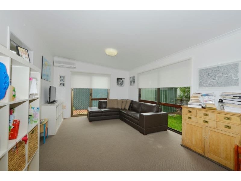 60 Hall Ave, Corinda QLD 4075