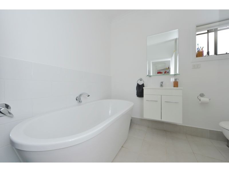 60 Hall Ave, Corinda QLD 4075