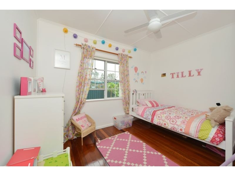 60 Hall Ave, Corinda QLD 4075