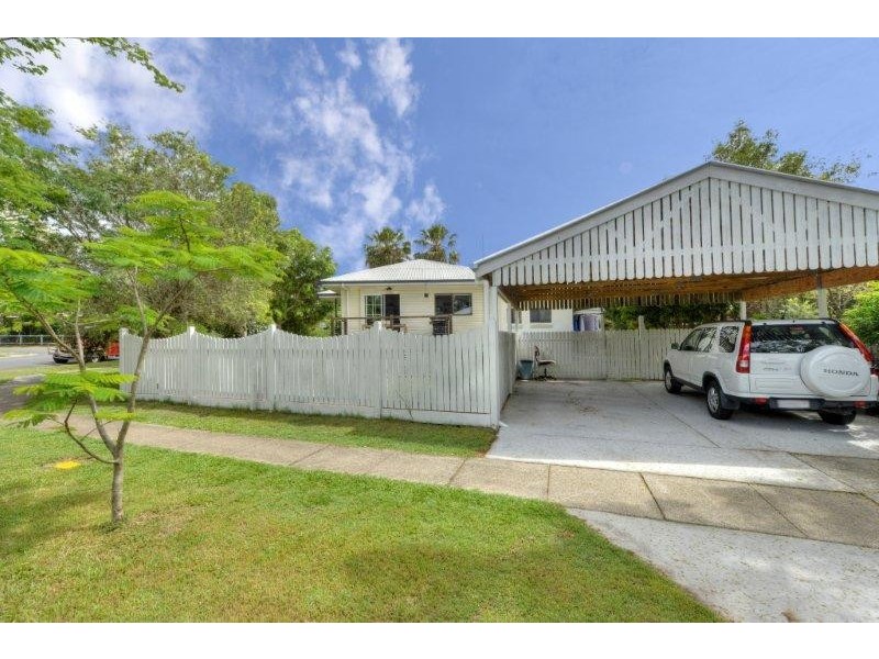 60 Hall Ave, Corinda QLD 4075