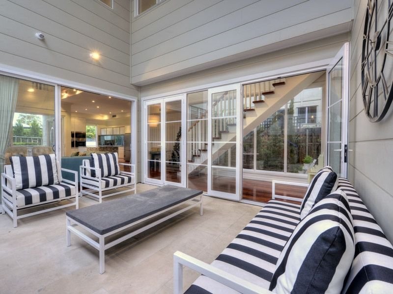 28 Strong Ave, Graceville QLD 4075