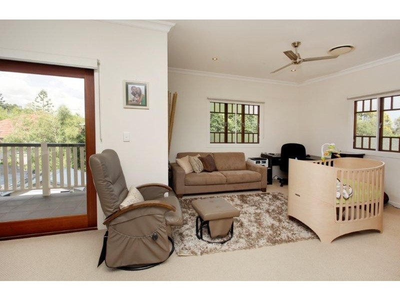 207 Verney Road East, Graceville QLD 4075