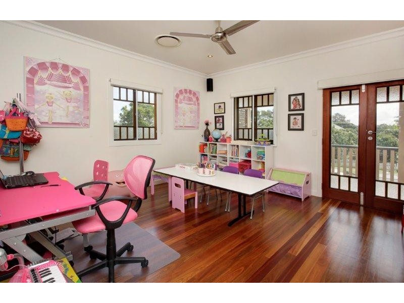 207 Verney Road East, Graceville QLD 4075