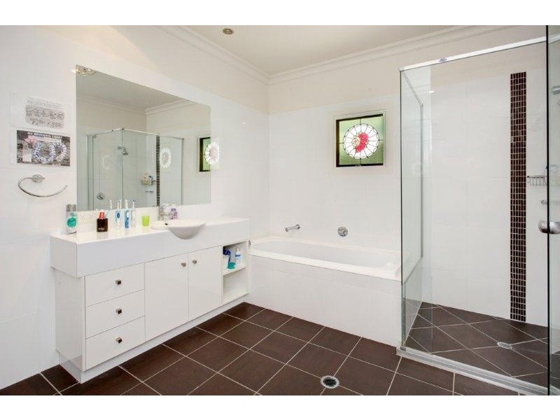 207 Verney Road East, Graceville QLD 4075