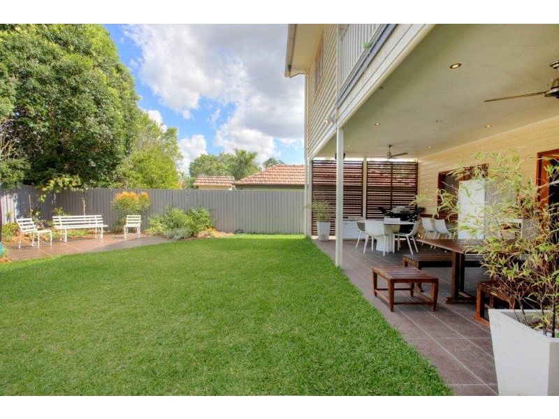 207 Verney Road East, Graceville QLD 4075