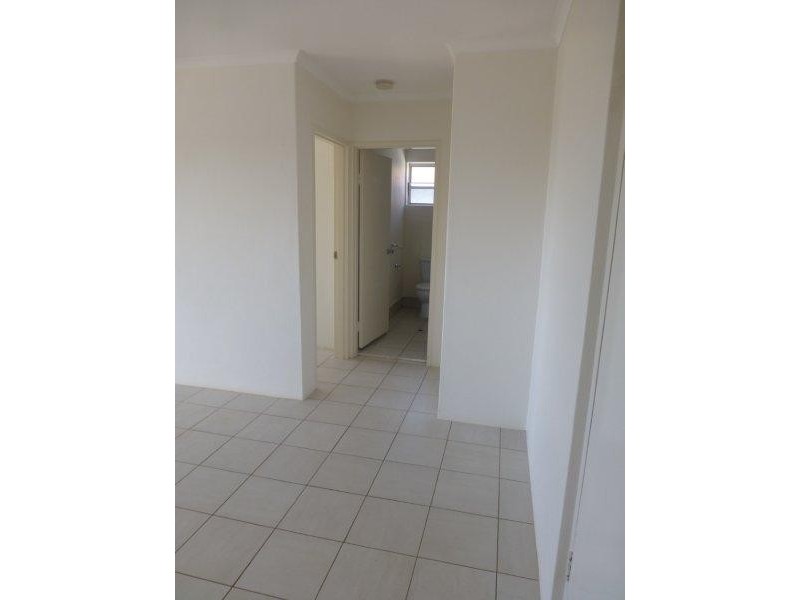 2/79 Goodwin Terrace, Moorooka QLD 4105