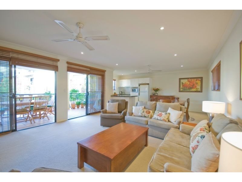 6/11 Holland Street, Toowong QLD 4066